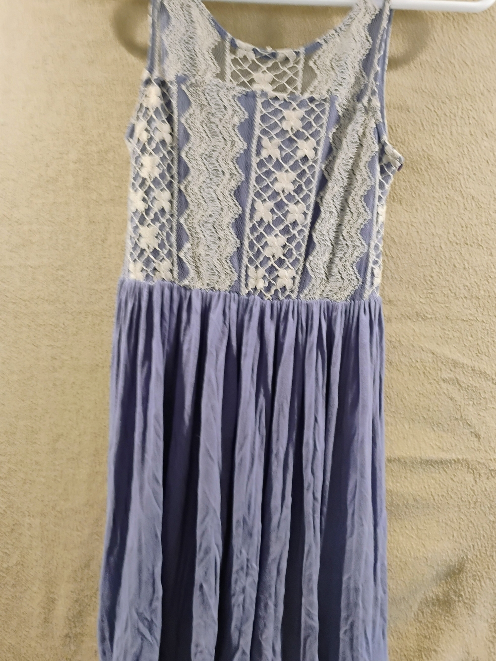 Sleeveless Lace Bodice Maxi Dress in Light Blue